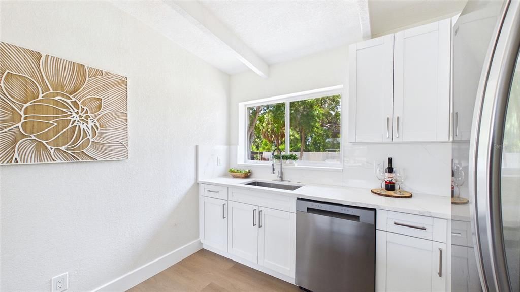For Sale: $439,990 (3 beds, 2 baths, 1152 Square Feet)