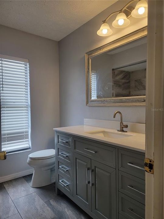 For Sale: $399,900 (4 beds, 2 baths, 1784 Square Feet)