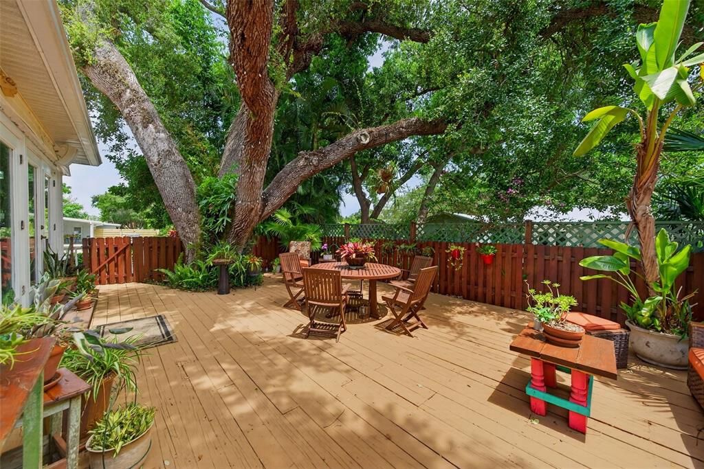For Sale: $1,160,000 (3 beds, 2 baths, 2826 Square Feet)