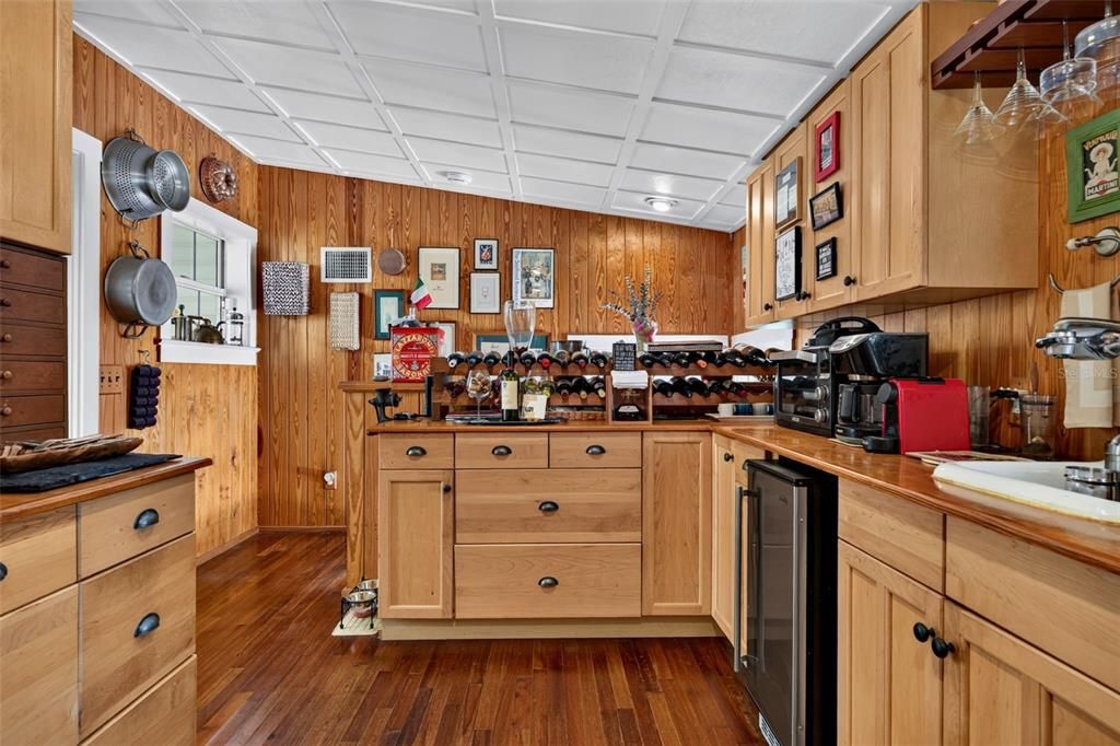 For Sale: $1,160,000 (3 beds, 2 baths, 2826 Square Feet)