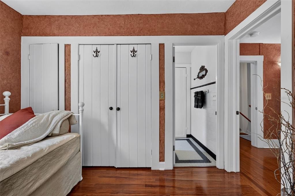 For Sale: $1,160,000 (3 beds, 2 baths, 2826 Square Feet)
