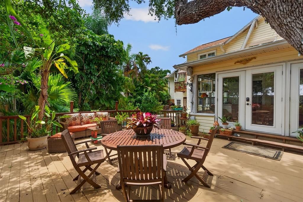 For Sale: $1,160,000 (3 beds, 2 baths, 2826 Square Feet)