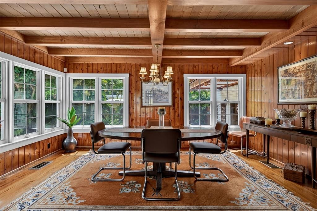 For Sale: $1,160,000 (3 beds, 2 baths, 2826 Square Feet)