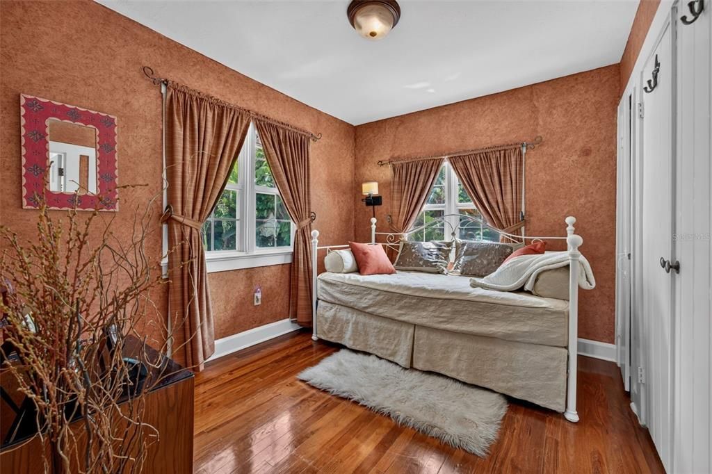 For Sale: $1,160,000 (3 beds, 2 baths, 2826 Square Feet)
