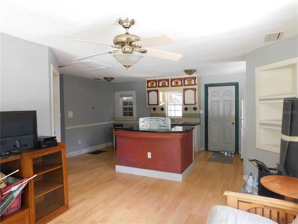 For Sale: $105,000 (3 beds, 1 baths, 768 Square Feet)