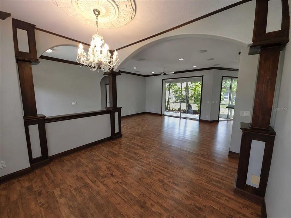 For Sale: $300,500 (3 beds, 2 baths, 1715 Square Feet)