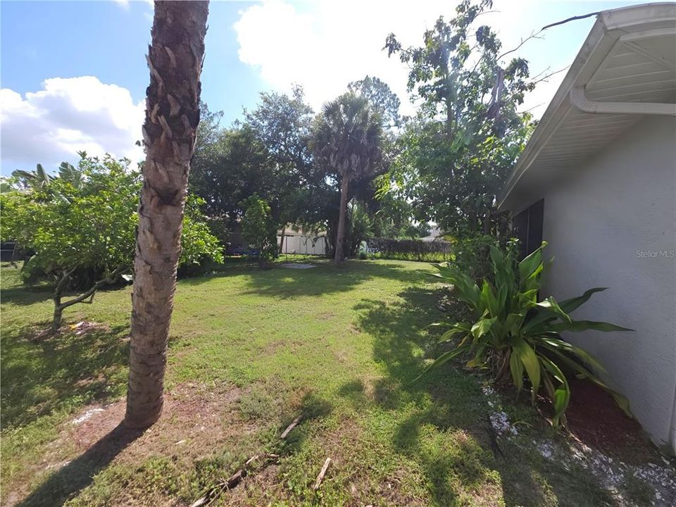For Sale: $300,500 (3 beds, 2 baths, 1715 Square Feet)