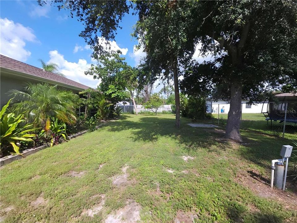 For Sale: $300,500 (3 beds, 2 baths, 1715 Square Feet)