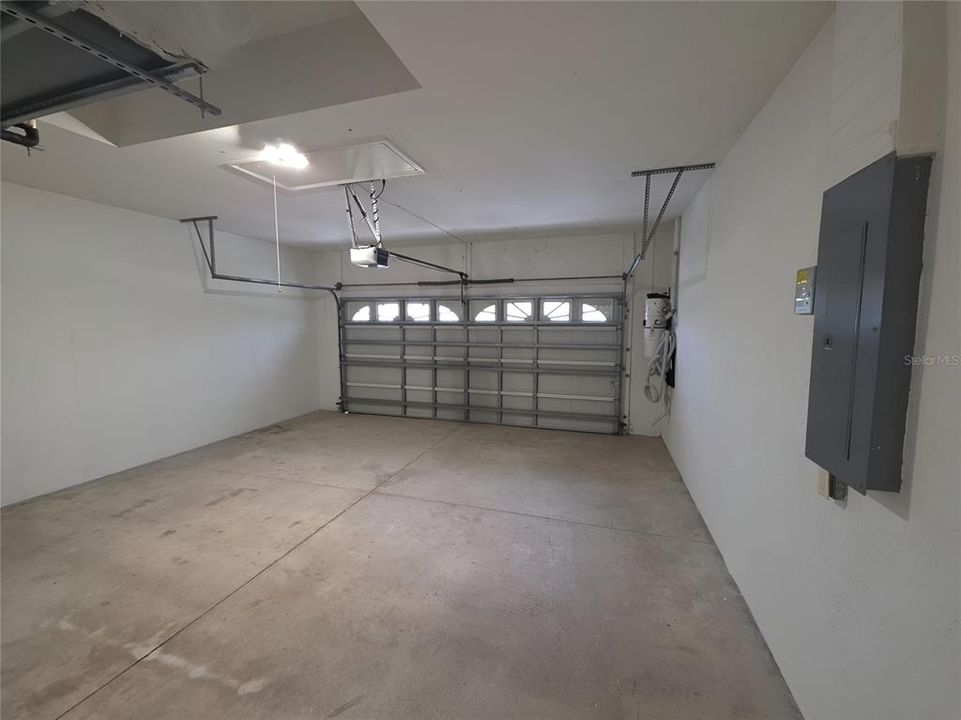 For Sale: $300,500 (3 beds, 2 baths, 1715 Square Feet)