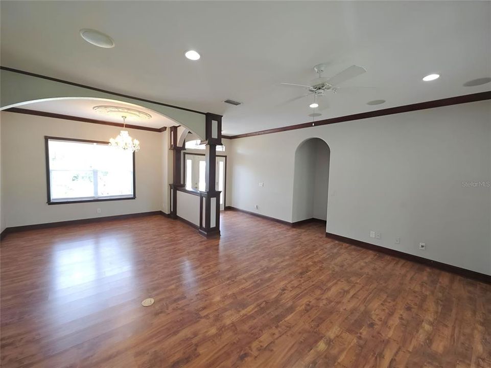 For Sale: $300,500 (3 beds, 2 baths, 1715 Square Feet)