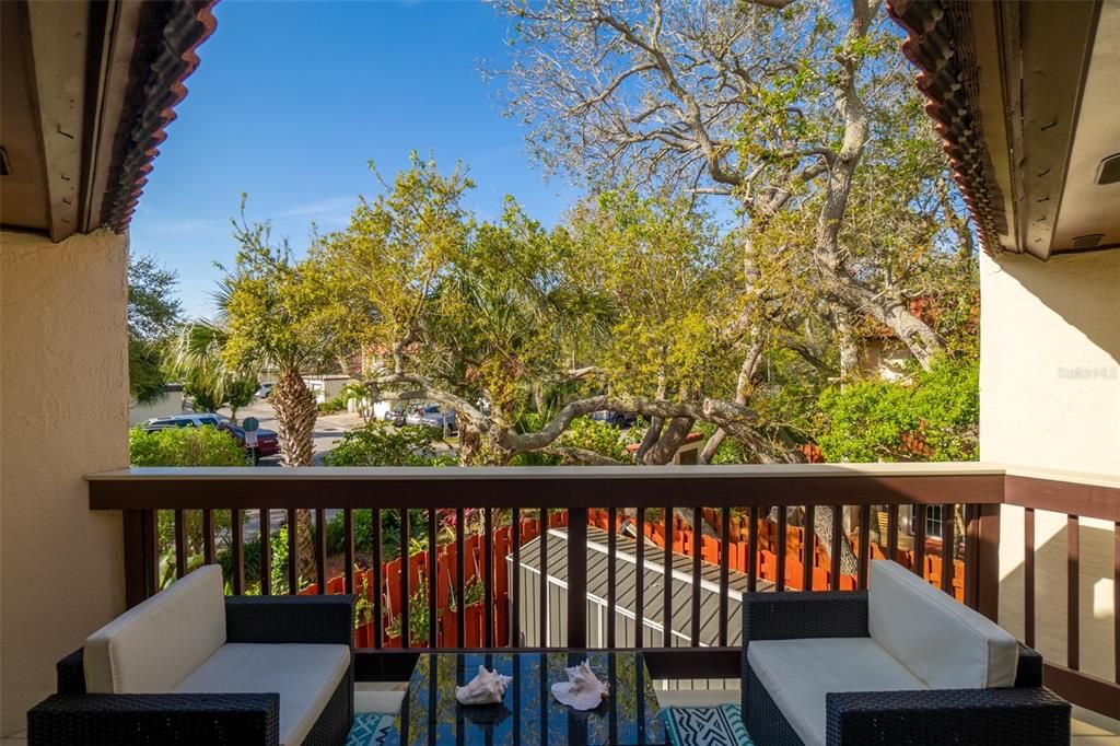 For Sale: $375,000 (2 beds, 2 baths, 1178 Square Feet)