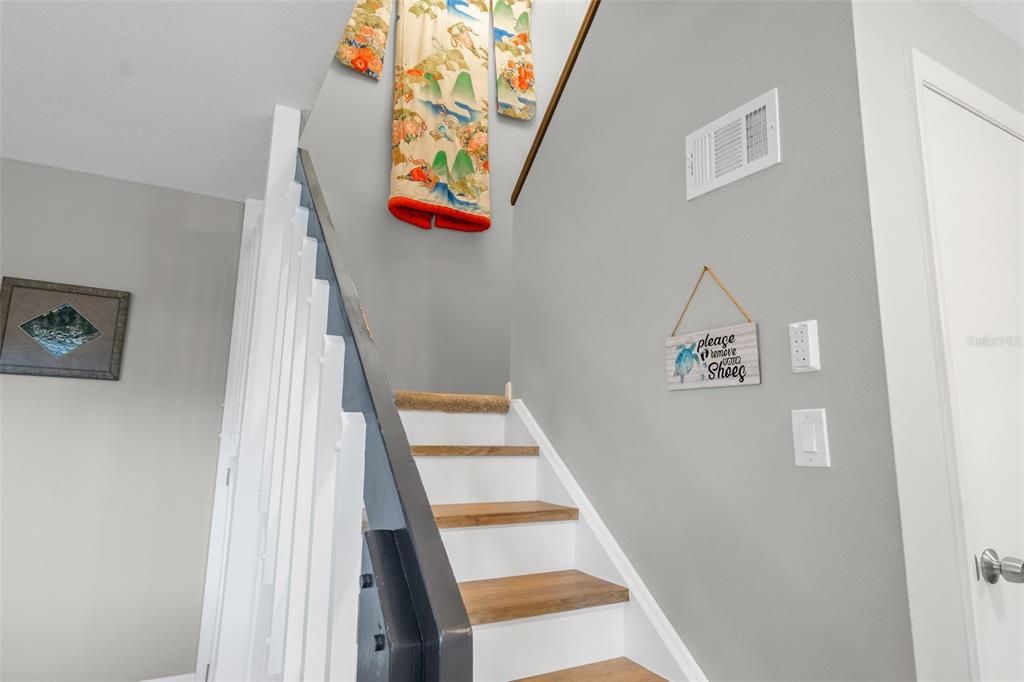 For Sale: $375,000 (2 beds, 2 baths, 1178 Square Feet)