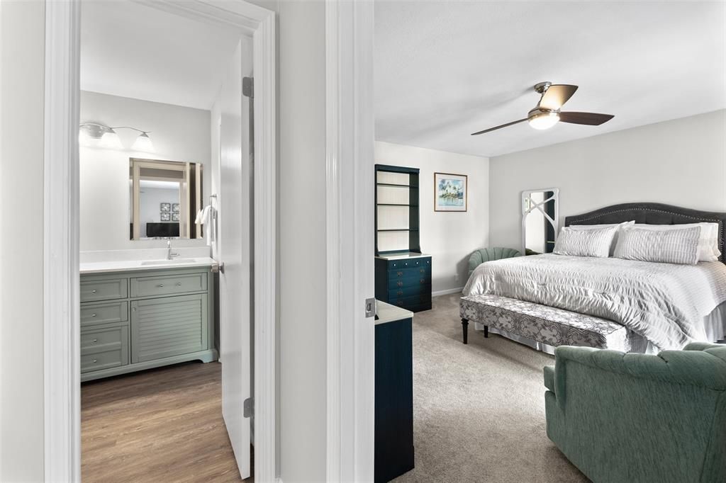 For Sale: $375,000 (2 beds, 2 baths, 1178 Square Feet)
