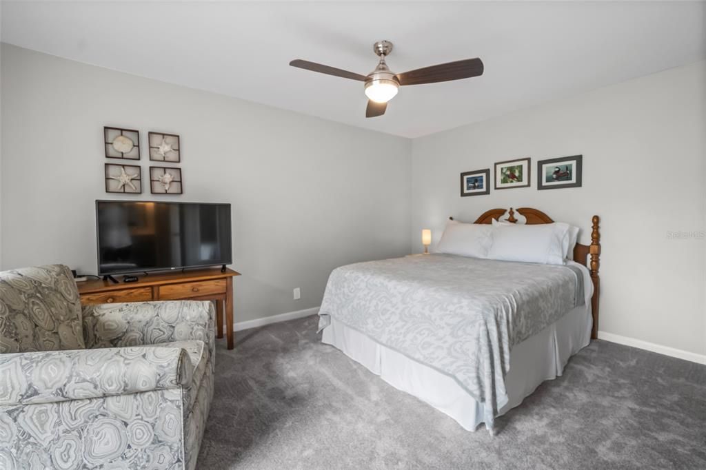 For Sale: $375,000 (2 beds, 2 baths, 1178 Square Feet)