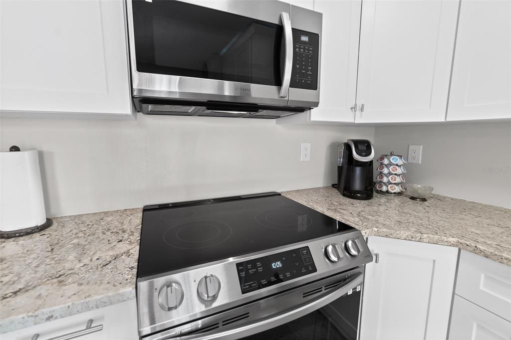 For Sale: $375,000 (2 beds, 2 baths, 1178 Square Feet)
