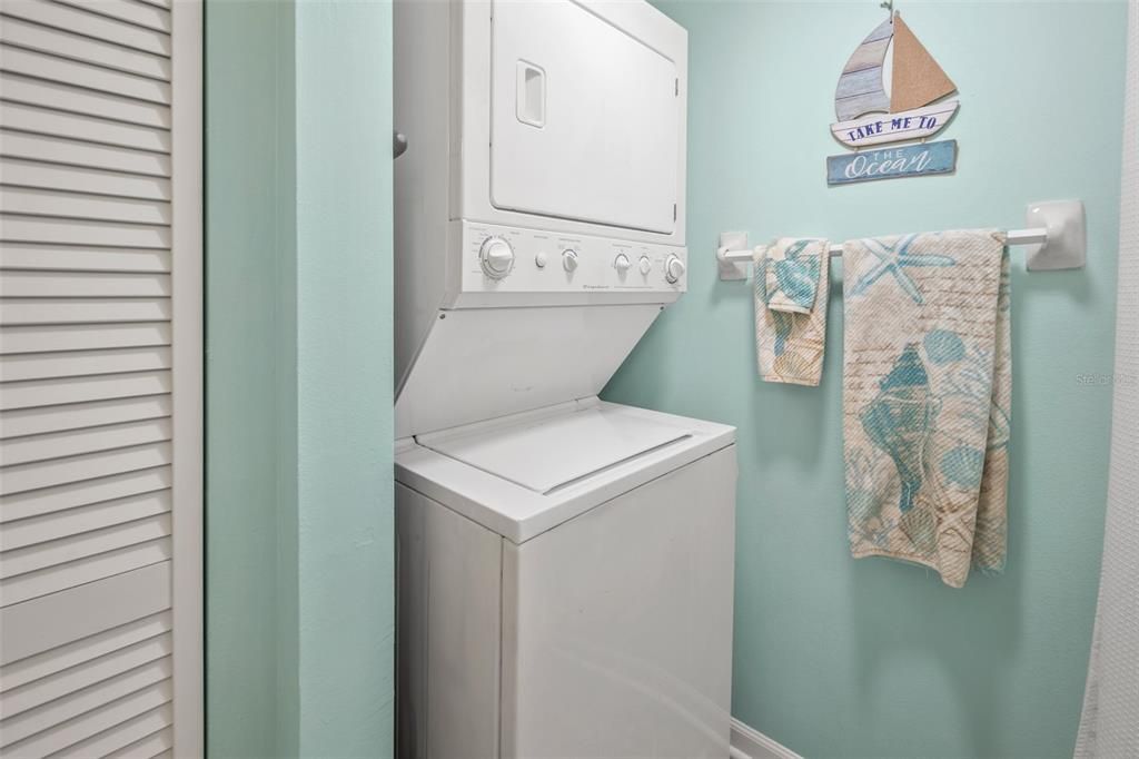 For Sale: $375,000 (2 beds, 2 baths, 1178 Square Feet)