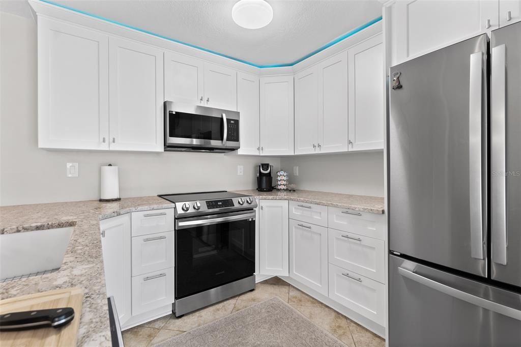 For Sale: $375,000 (2 beds, 2 baths, 1178 Square Feet)