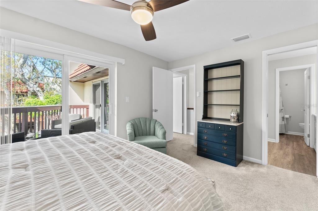 For Sale: $375,000 (2 beds, 2 baths, 1178 Square Feet)
