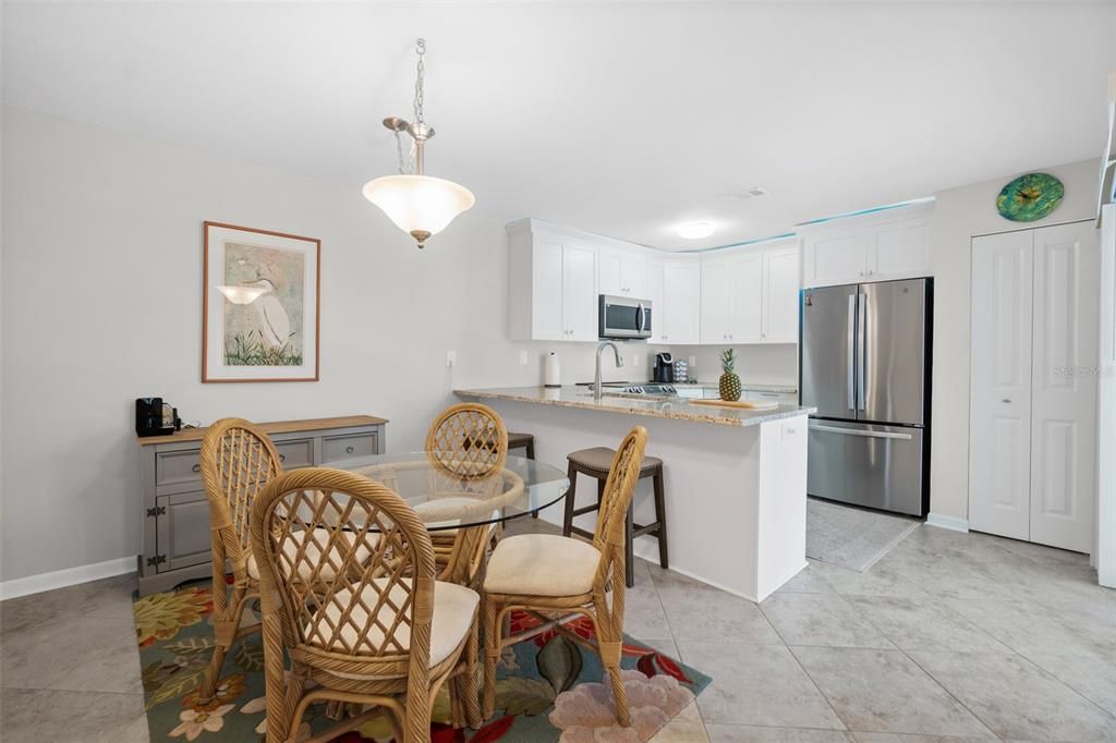 For Sale: $375,000 (2 beds, 2 baths, 1178 Square Feet)