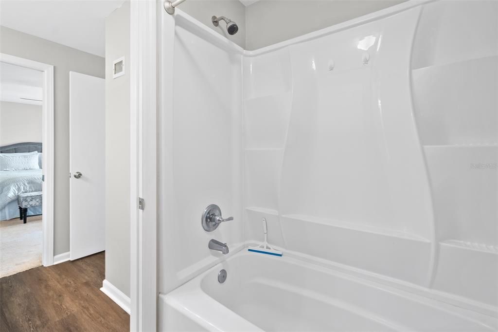 For Sale: $375,000 (2 beds, 2 baths, 1178 Square Feet)