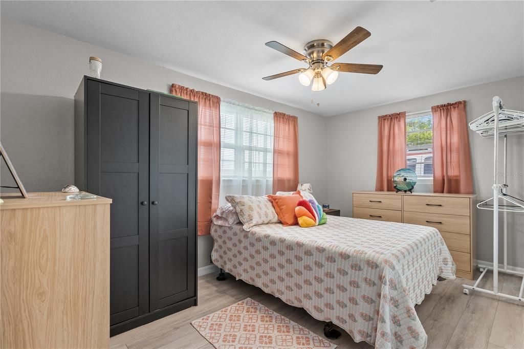 En Venta: $364,000 (2 camas, 2 baños, 1048 Pies cuadrados)