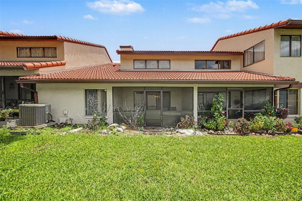 For Sale: $265,000 (2 beds, 2 baths, 1316 Square Feet)