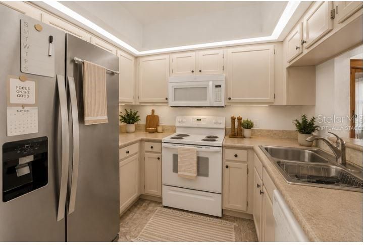 For Sale: $265,000 (2 beds, 2 baths, 1316 Square Feet)