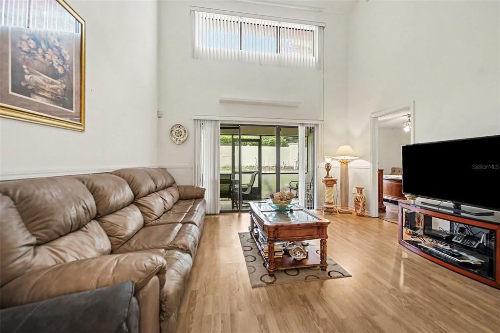 For Sale: $265,000 (2 beds, 2 baths, 1316 Square Feet)