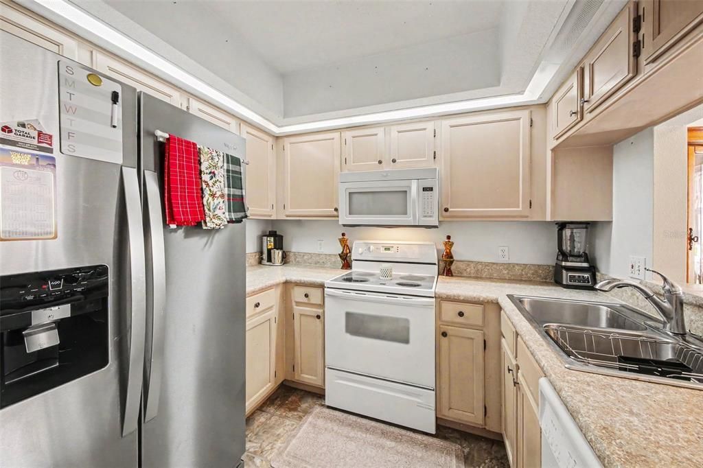 For Sale: $265,000 (2 beds, 2 baths, 1316 Square Feet)