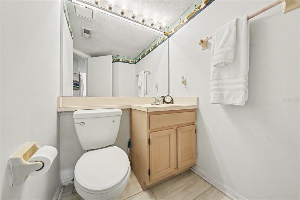 For Sale: $265,000 (2 beds, 2 baths, 1316 Square Feet)