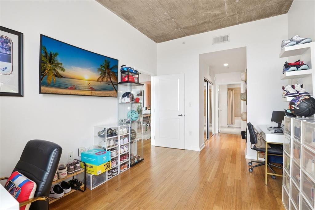 For Sale: $400,000 (2 beds, 2 baths, 1263 Square Feet)