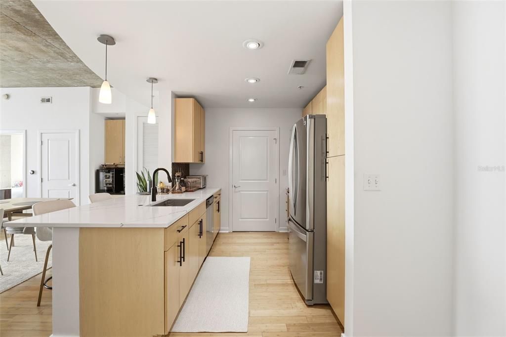For Sale: $400,000 (2 beds, 2 baths, 1263 Square Feet)