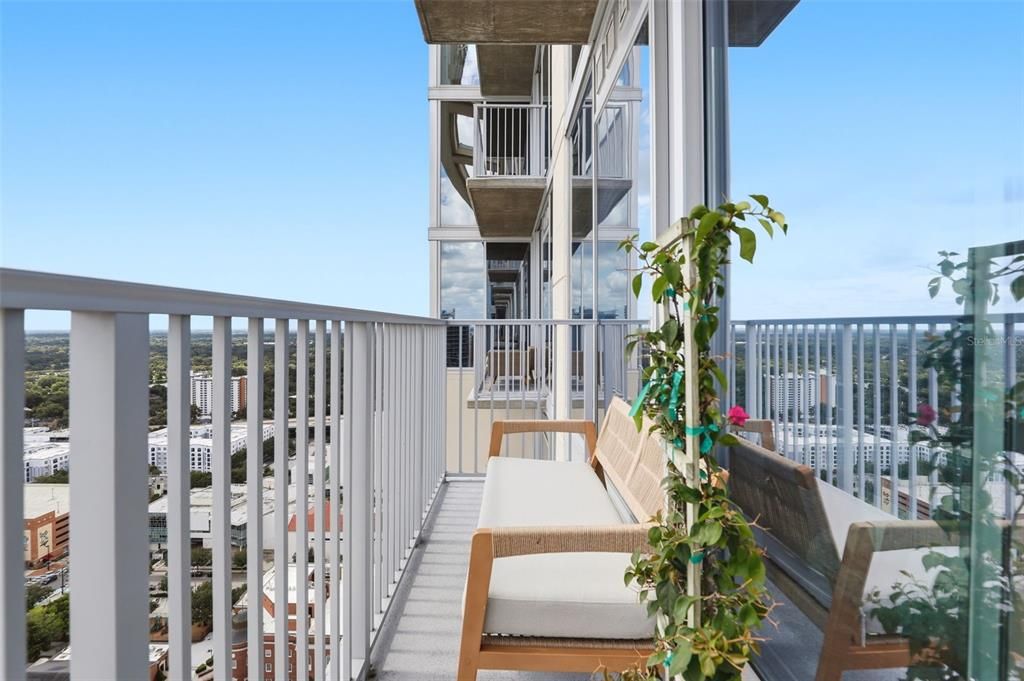 For Sale: $400,000 (2 beds, 2 baths, 1263 Square Feet)