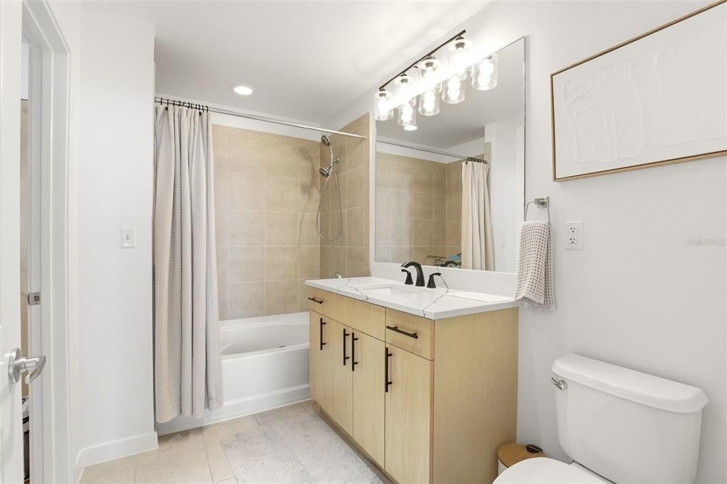 For Sale: $400,000 (2 beds, 2 baths, 1263 Square Feet)