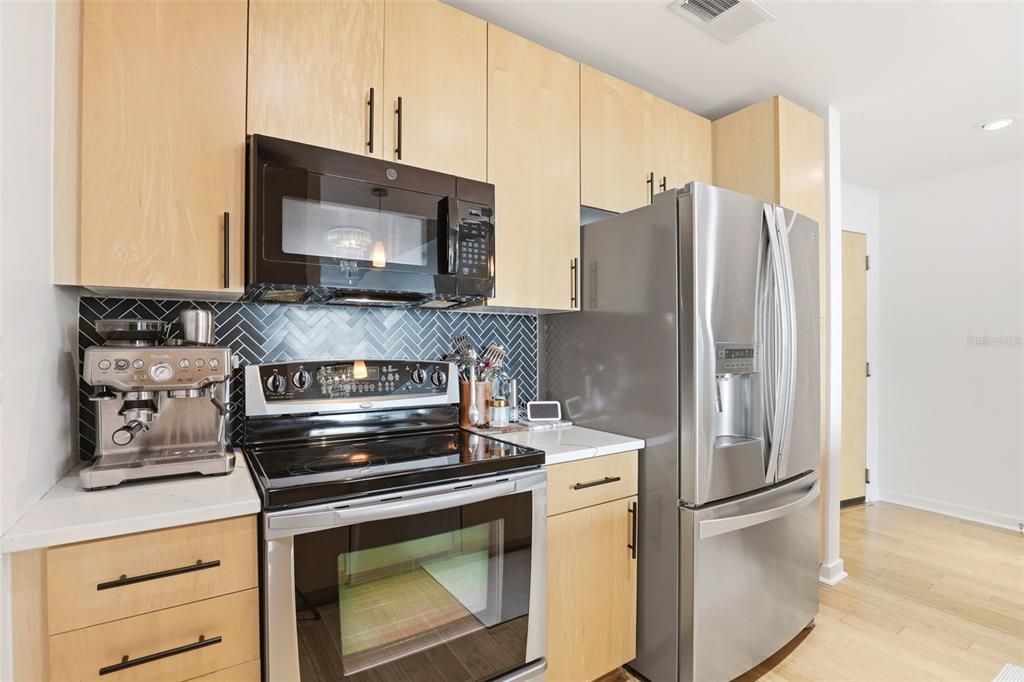 For Sale: $400,000 (2 beds, 2 baths, 1263 Square Feet)