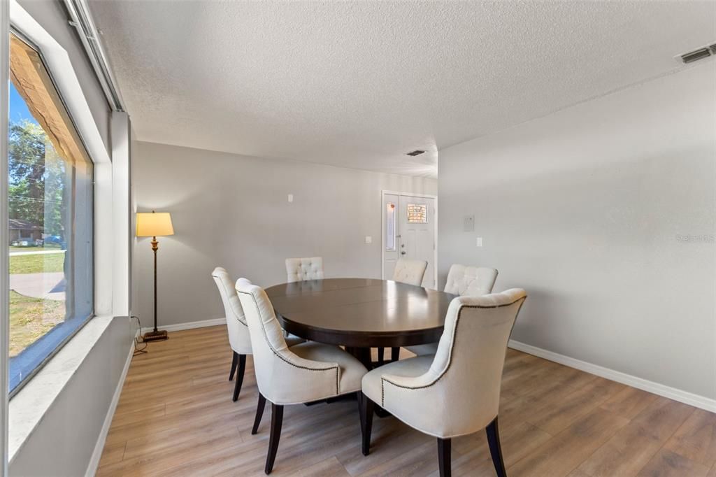 For Sale: $295,000 (3 beds, 2 baths, 1806 Square Feet)