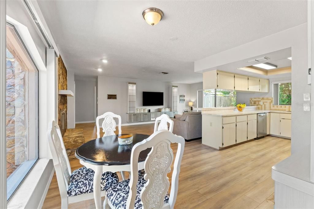 For Sale: $295,000 (3 beds, 2 baths, 1806 Square Feet)