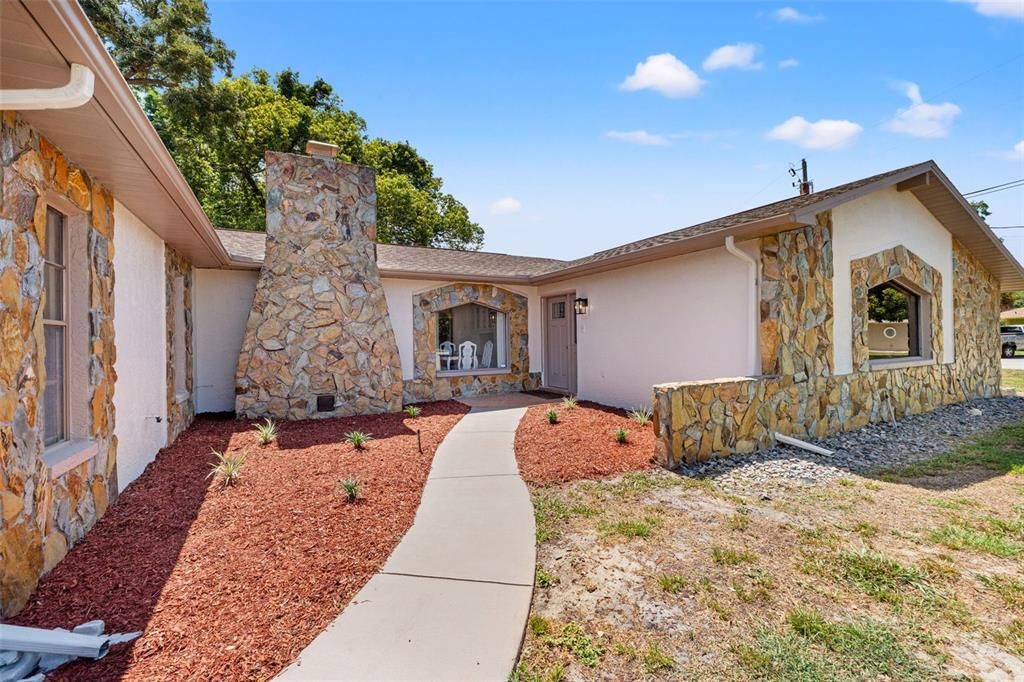 For Sale: $295,000 (3 beds, 2 baths, 1806 Square Feet)