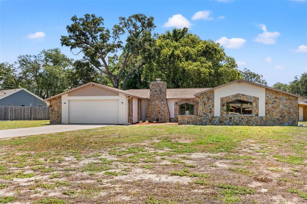 For Sale: $295,000 (3 beds, 2 baths, 1806 Square Feet)