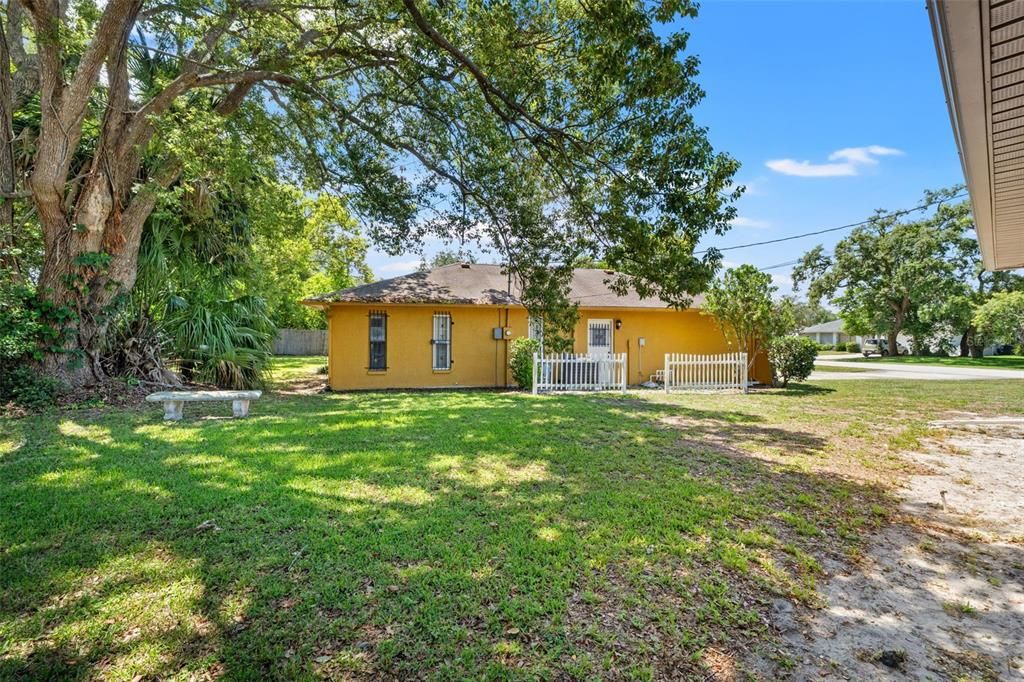 For Sale: $295,000 (3 beds, 2 baths, 1806 Square Feet)