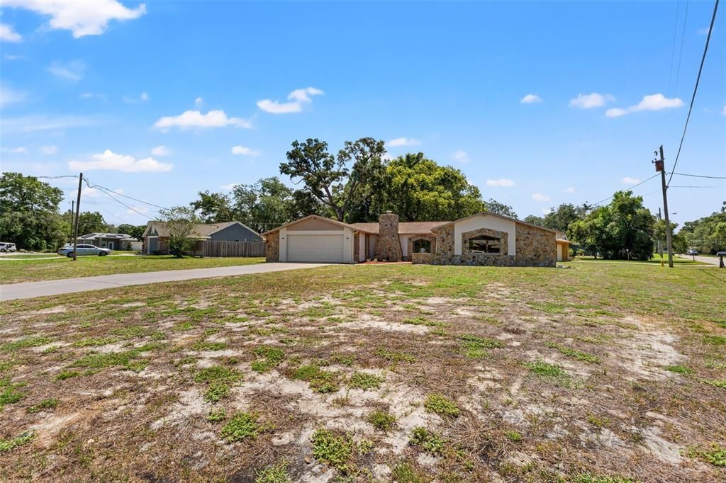 For Sale: $295,000 (3 beds, 2 baths, 1806 Square Feet)
