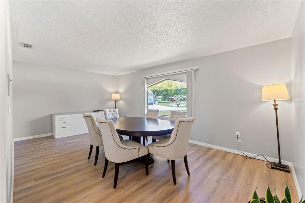 For Sale: $295,000 (3 beds, 2 baths, 1806 Square Feet)