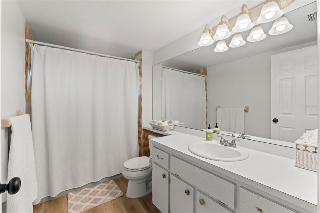 For Sale: $295,000 (3 beds, 2 baths, 1806 Square Feet)