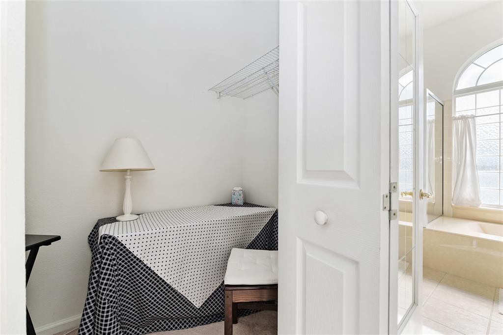 Active With Contract: $279,900 (3 beds, 2 baths, 1813 Square Feet)