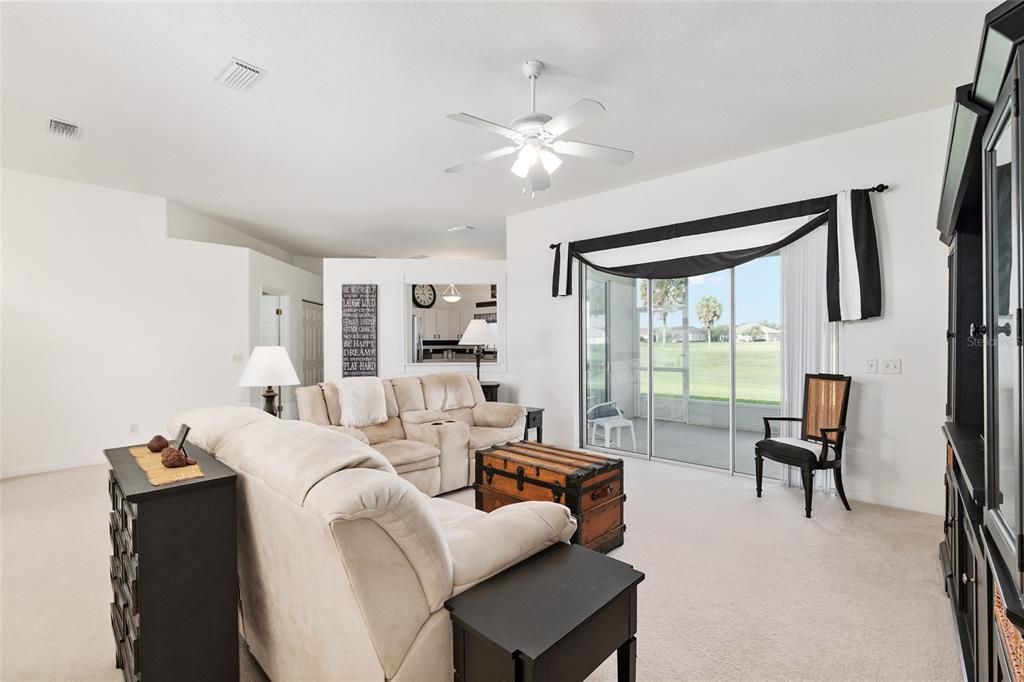 Active With Contract: $279,900 (3 beds, 2 baths, 1813 Square Feet)