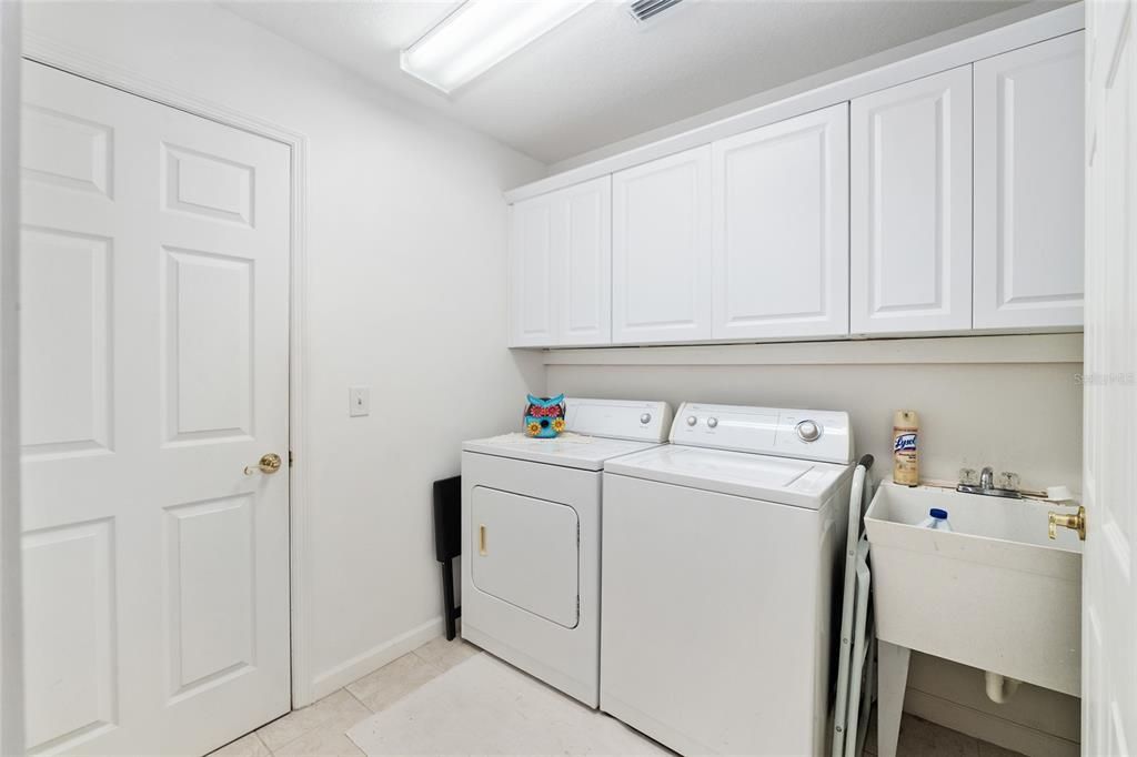 Active With Contract: $279,900 (3 beds, 2 baths, 1813 Square Feet)