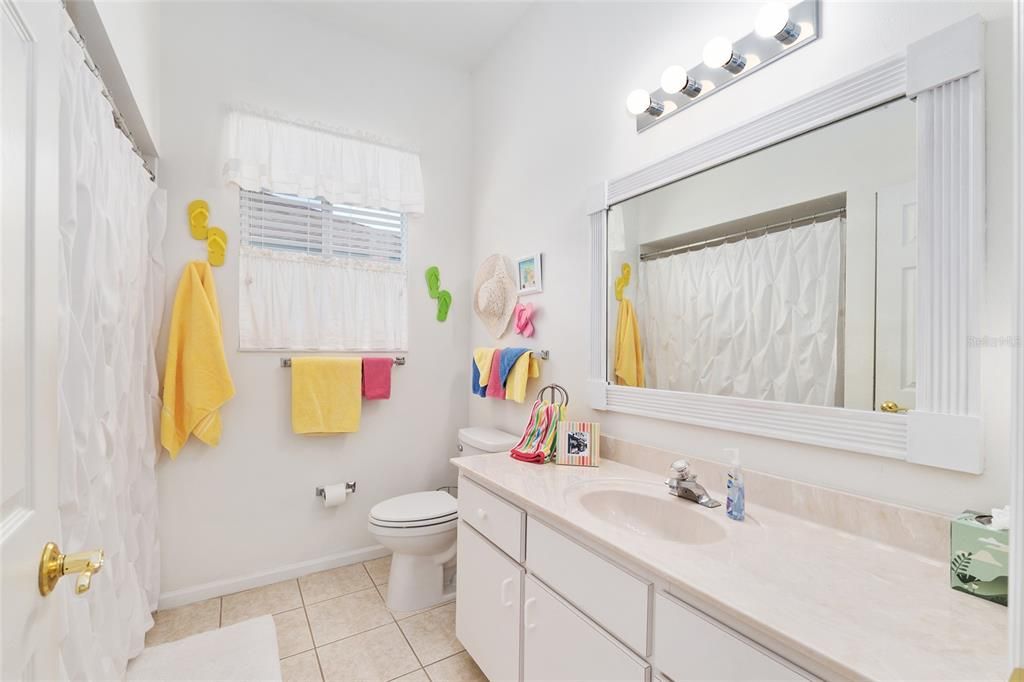 Active With Contract: $279,900 (3 beds, 2 baths, 1813 Square Feet)