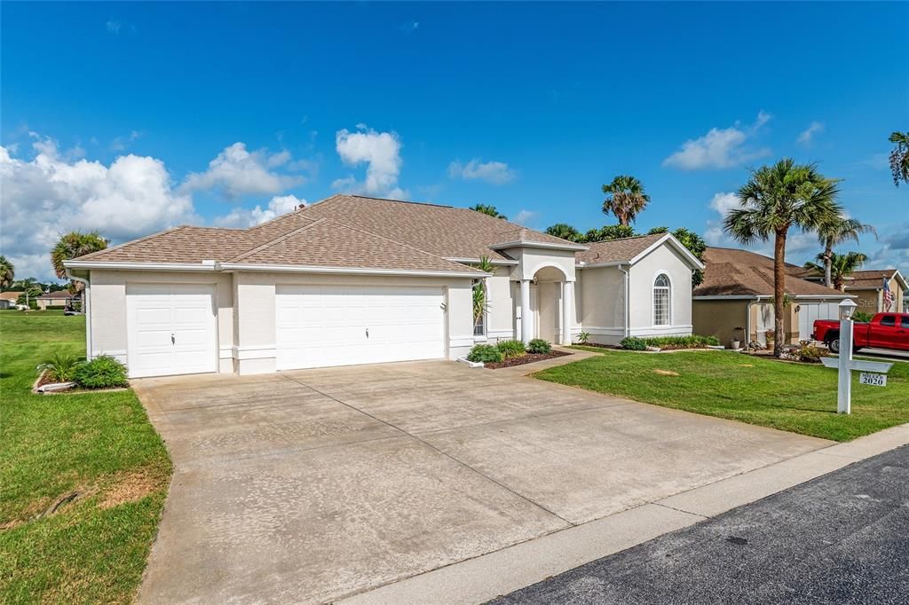 Active With Contract: $279,900 (3 beds, 2 baths, 1813 Square Feet)
