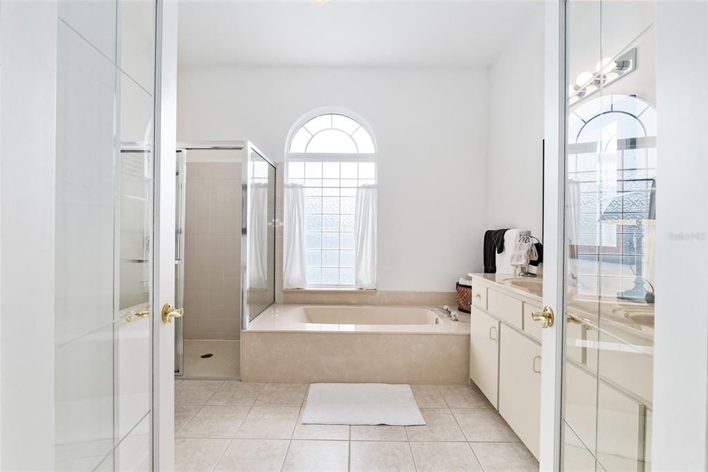 Active With Contract: $279,900 (3 beds, 2 baths, 1813 Square Feet)