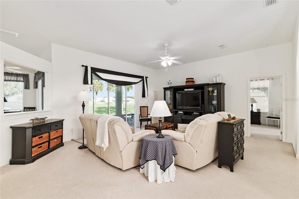 Active With Contract: $279,900 (3 beds, 2 baths, 1813 Square Feet)